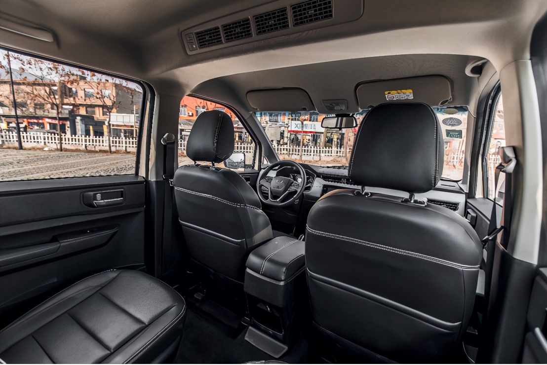 五菱宏光plus空间大皮实耐用,五菱宏光plus哪一款好