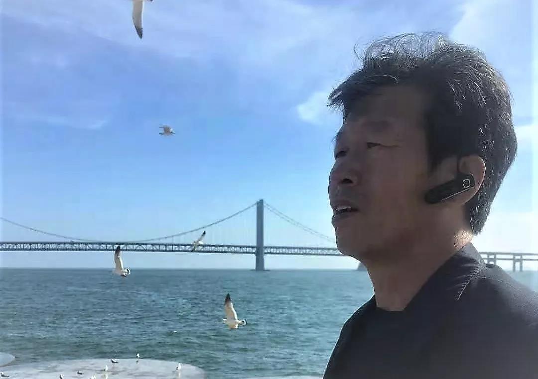 司机行驶突发疾病死亡,运输公司司机在开车路上疾病死亡