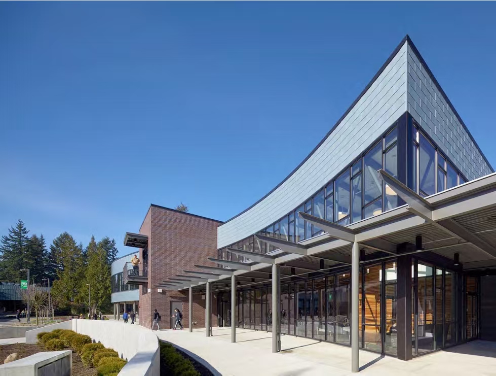 缇庡浗绀惧尯澶у鐧剧浠嬬粛,缇庡浗绀惧尯澶у鐣欏璐圭敤