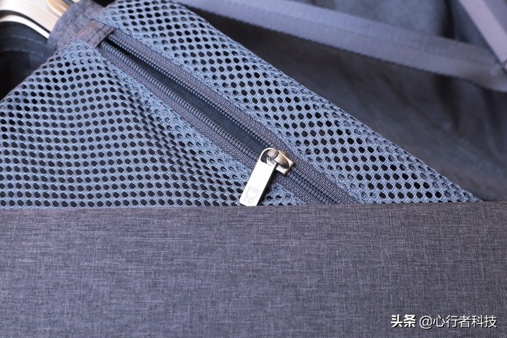 简约有范儿地平线8号行李箱,地平线8号行李箱和小米90分行李箱