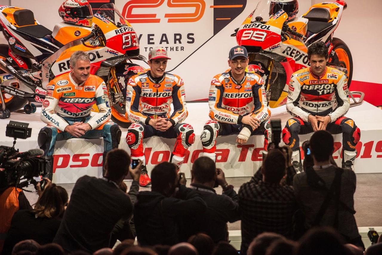 2015本田gp战车全黑,本田motogp最新款赛车