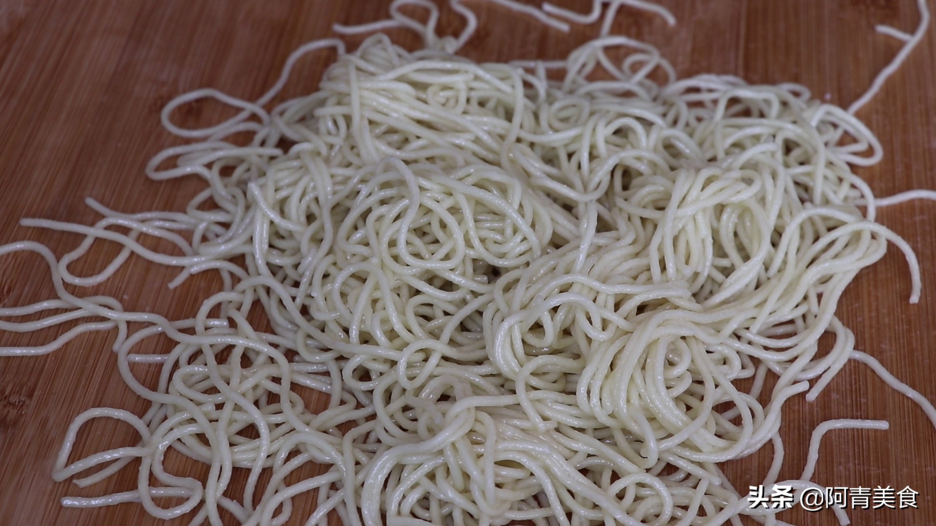 热干面在家自己调料,正宗热干面做法与配菜