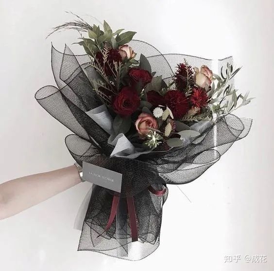 卖花包装纸选什么颜色,新手开花店怎么选择包装纸