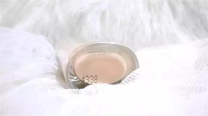 蜜丝佛陀粉底霜干皮测评,蜜丝佛陀粉底液三合一怎么上妆