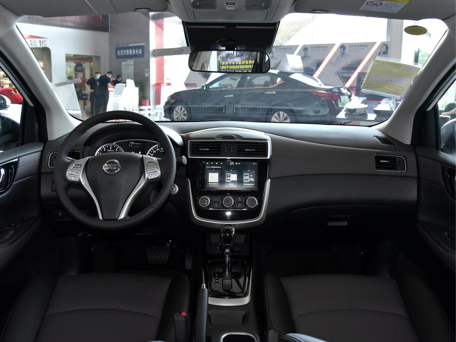 比2021经典轩逸更值得入手的车,十四代轩逸对比经典轩逸尺寸