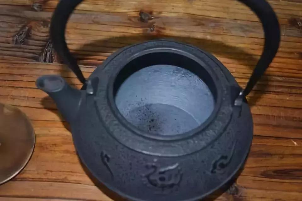 铜洗茶器生锈,铸铁茶壶生锈用什么方法处理