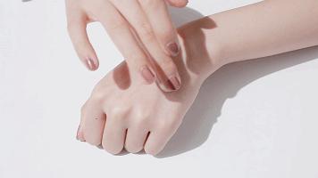 5分钟,自制手膜秘方,告别干枯手