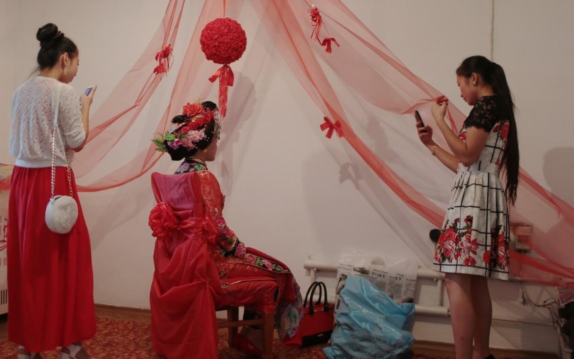 少数民族的奇异婚俗,少数民族奇特的婚嫁