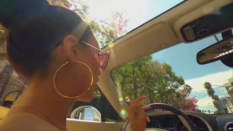 美国亿万富豪的花瓶老婆中英双语,亿万富翁的老婆纪录片