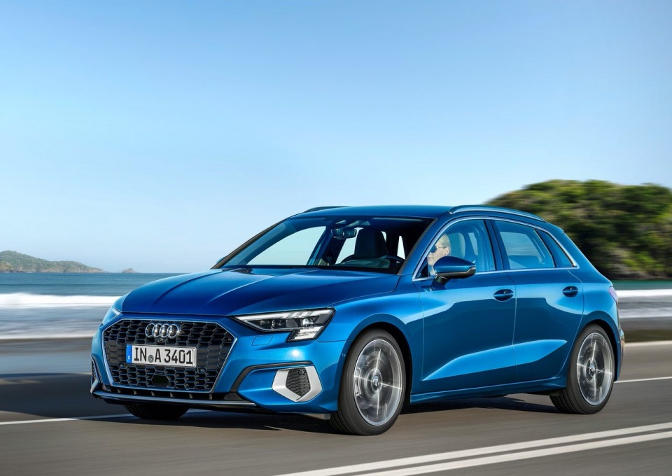 奥迪a32022款两厢,2023款奥迪a3sportback时尚运动