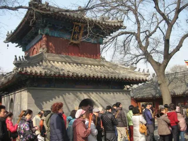北京有什么寺庙可以烧香拜佛,祈福最好的寺庙北京