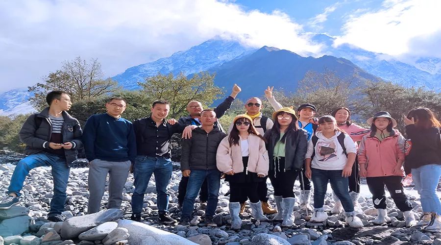 团建徒步主题聚力同行,徒步行团建活动方案