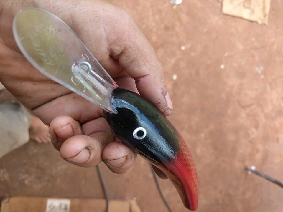 高手果然在民间，牛人不舍得买路亚鱼饵竟自己做，这手艺绝了