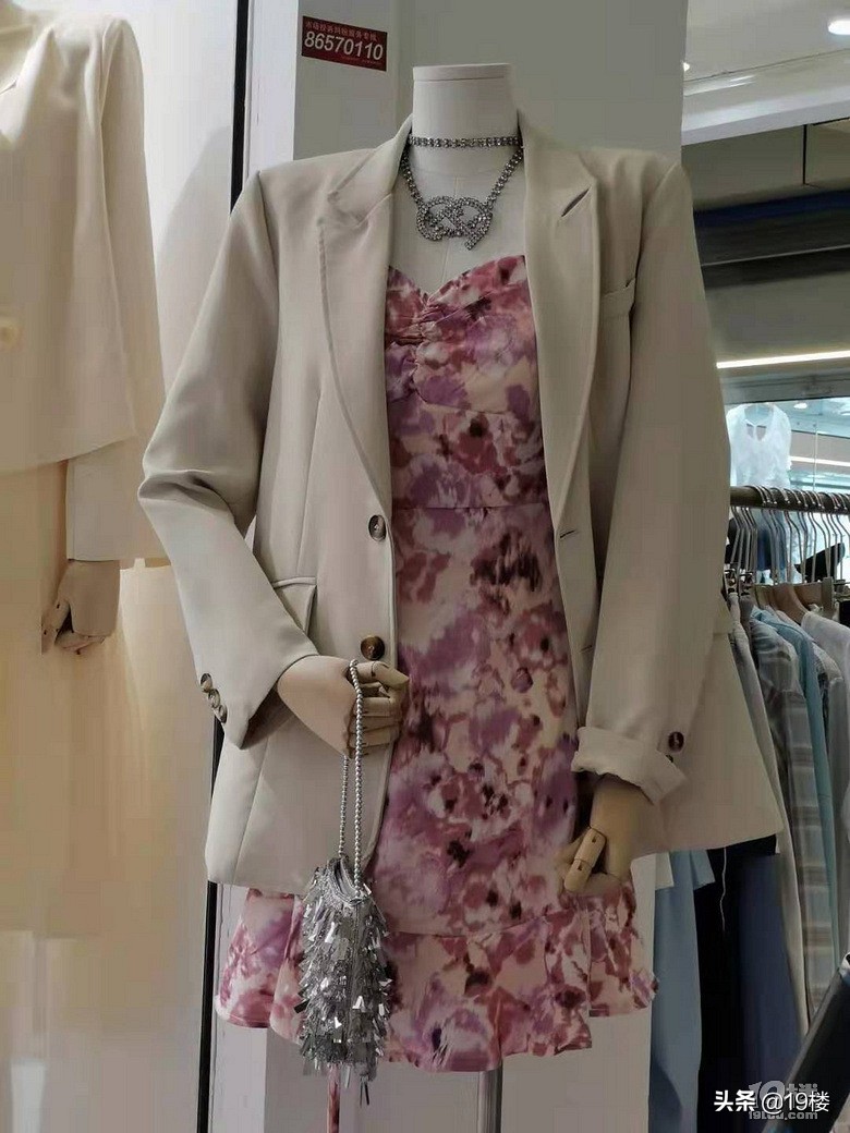 杭州这个服装城，店主居然忙到没空理我