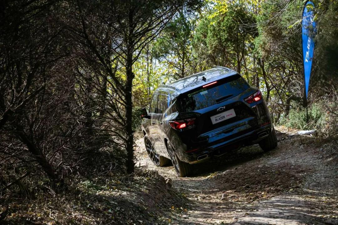 雪佛兰开拓者是中型还是中大型,7座雪佛兰开拓者rs多少钱