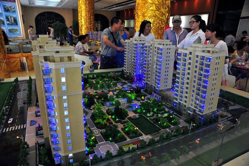 售楼小姐月入百万不是梦,售楼小姐年收入百万真的假的