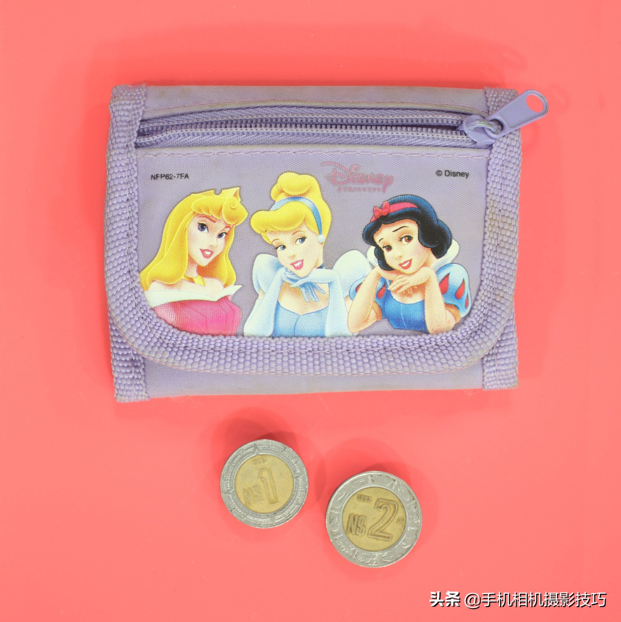 摄影师拍摄那些被美国政府没收的非法移民随身物品