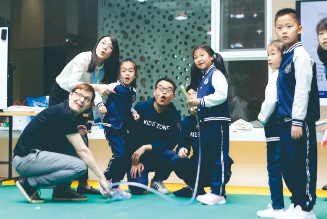 芬兰国家级团队打造,青城山下的“水墨校园”万汇国际学府牛在哪