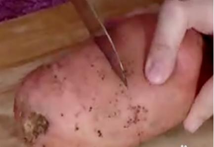 土豆去皮最快方法,土豆去皮最快最好方法