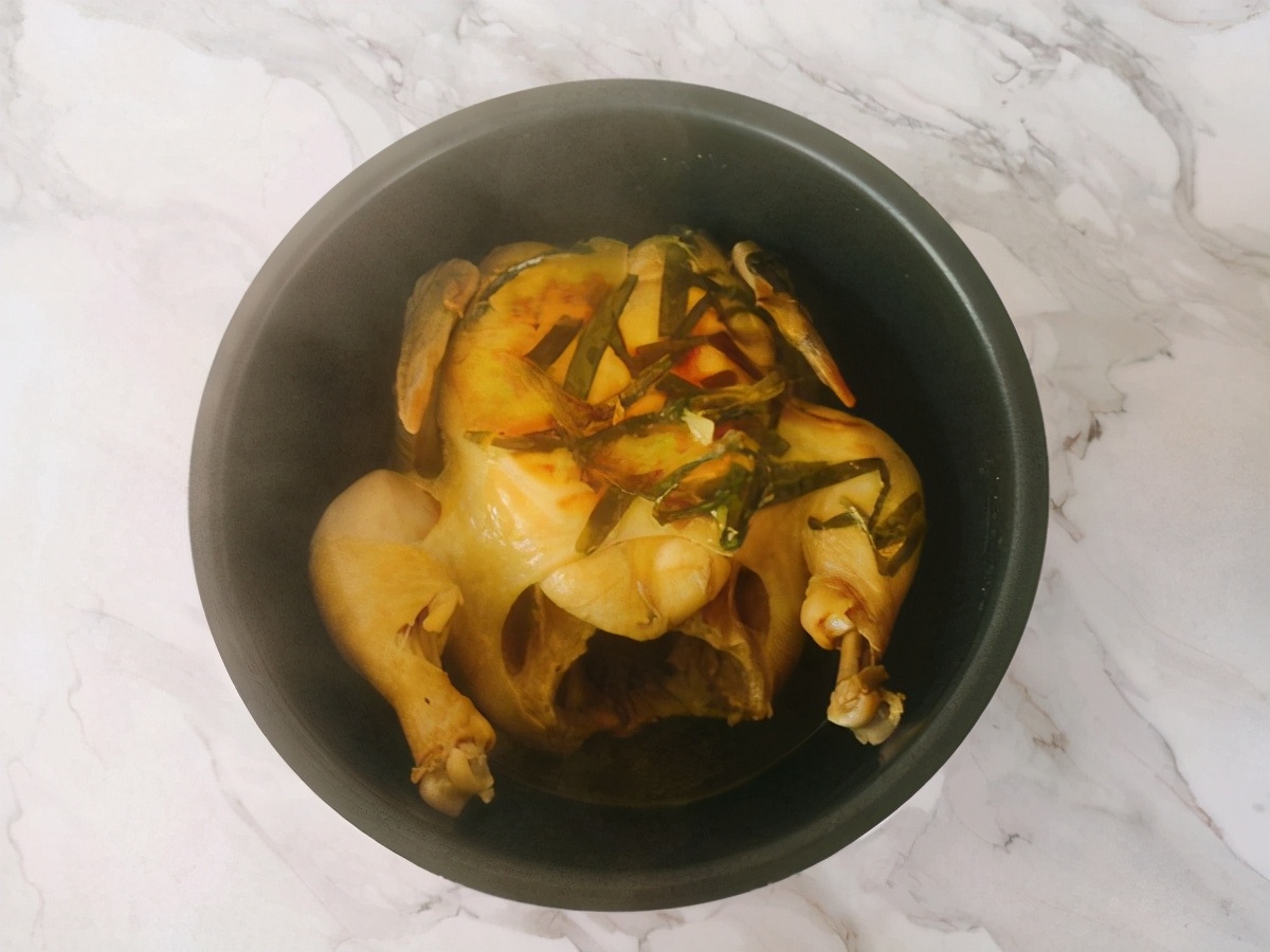 自己亲手做的盐焗鸡好吃好味道,简单又嫩滑的盐焗鸡