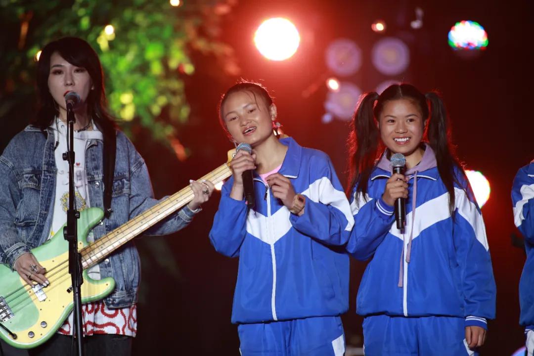 脱贫攻坚取得的伟大成就,彪炳史册的伟大奇迹全文