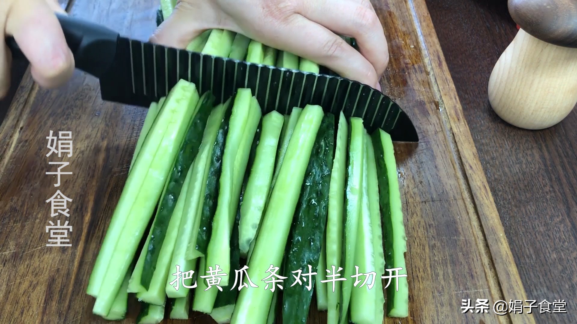 腌黄瓜木耳洋葱凉拌方法,凉拌腌黄瓜最好吃的做法