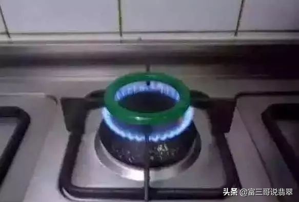 翡翠原石高温加热后会怎样,翡翠可以承受多少热度