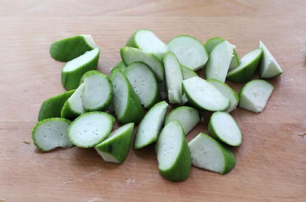 油条怎么炒好吃又松软,腊肉炒油条的家常做法