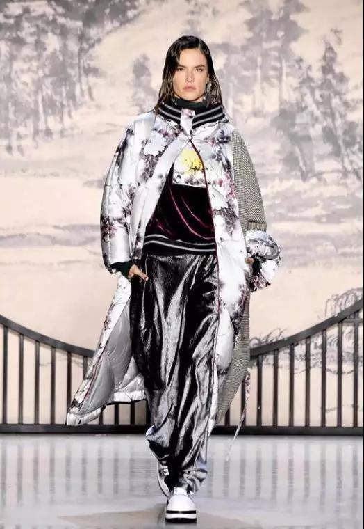 波司登上纽约时装周？！滨江天街羽绒节带你买买买！