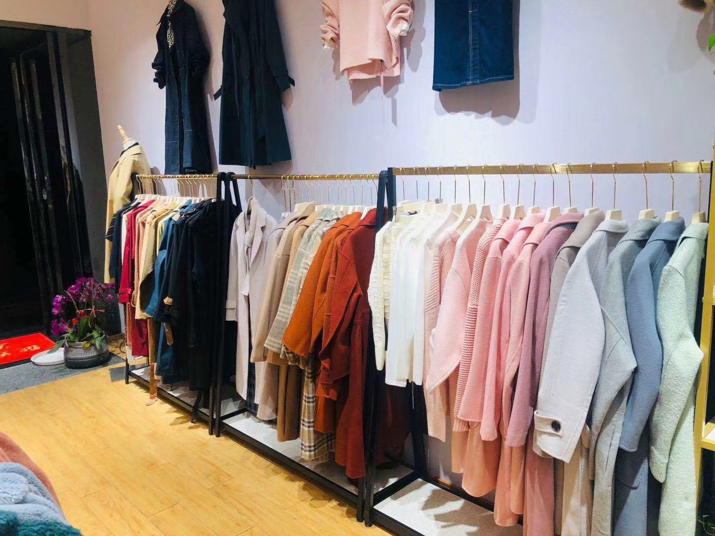 实体服装店进货渠道怎么找货源,服装批发商进货渠道网站推荐