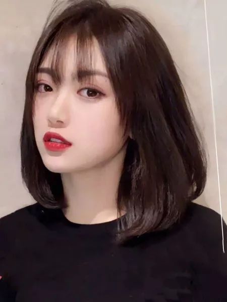 大脸显脸小发型女2020流行发型,脸小短发发型女2021流行发型减龄