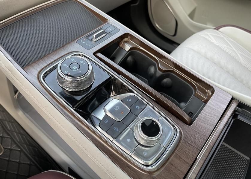 江铃福特领裕精领版,江铃福特领裕是国产车吗