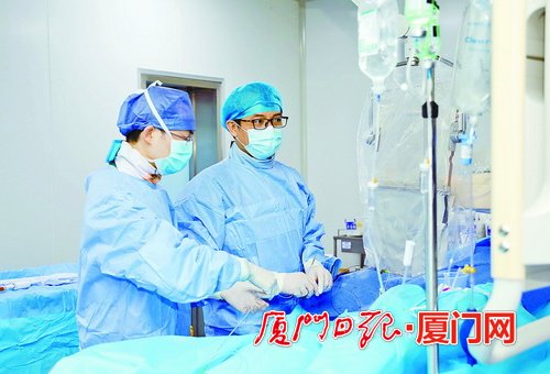 冠脉堵了心脏乱跳一根导管解顽疾——厦大附属中山医院心内科不断提高介入治疗水平微创解决心血管疑难疾病