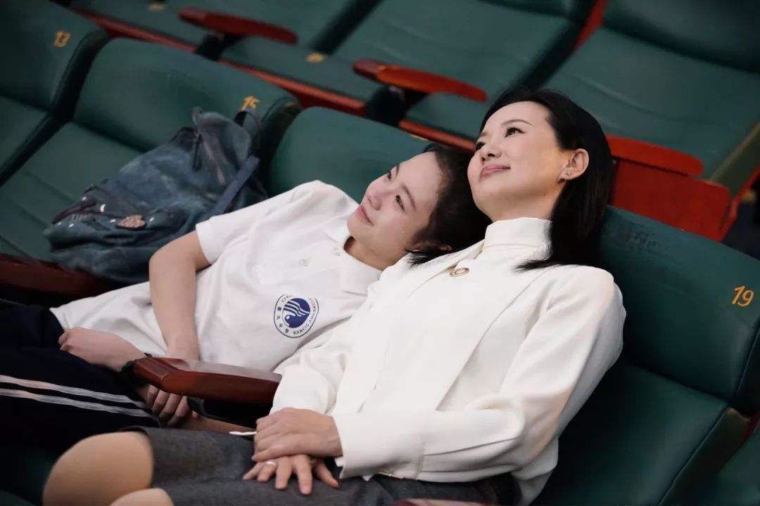 树洞欧阳娜娜听哭了,欧阳娜娜树洞非常青春可爱的气息