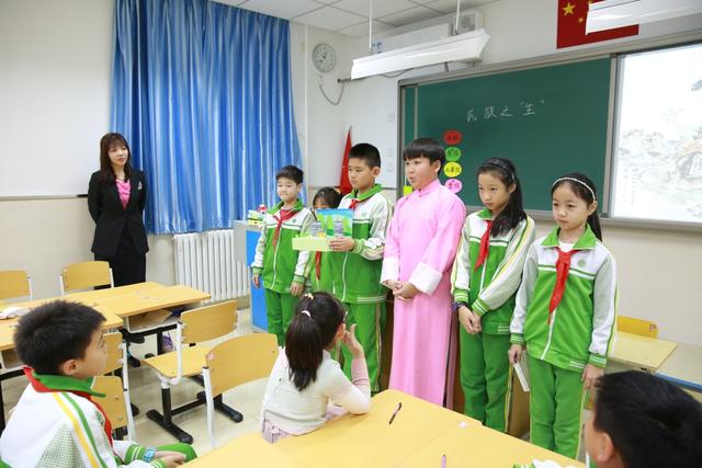 芳草地国际学校新疆,芳草地国际学校一年级