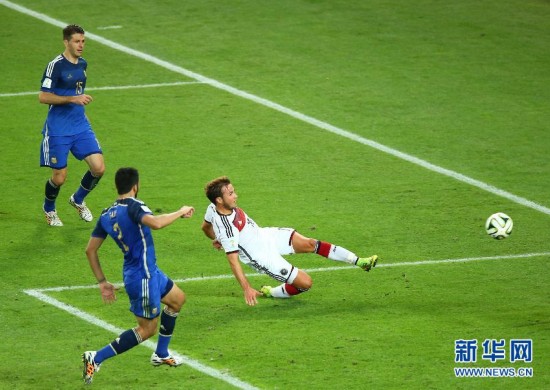 足球世界梅西十佳球,足坛有多少球王