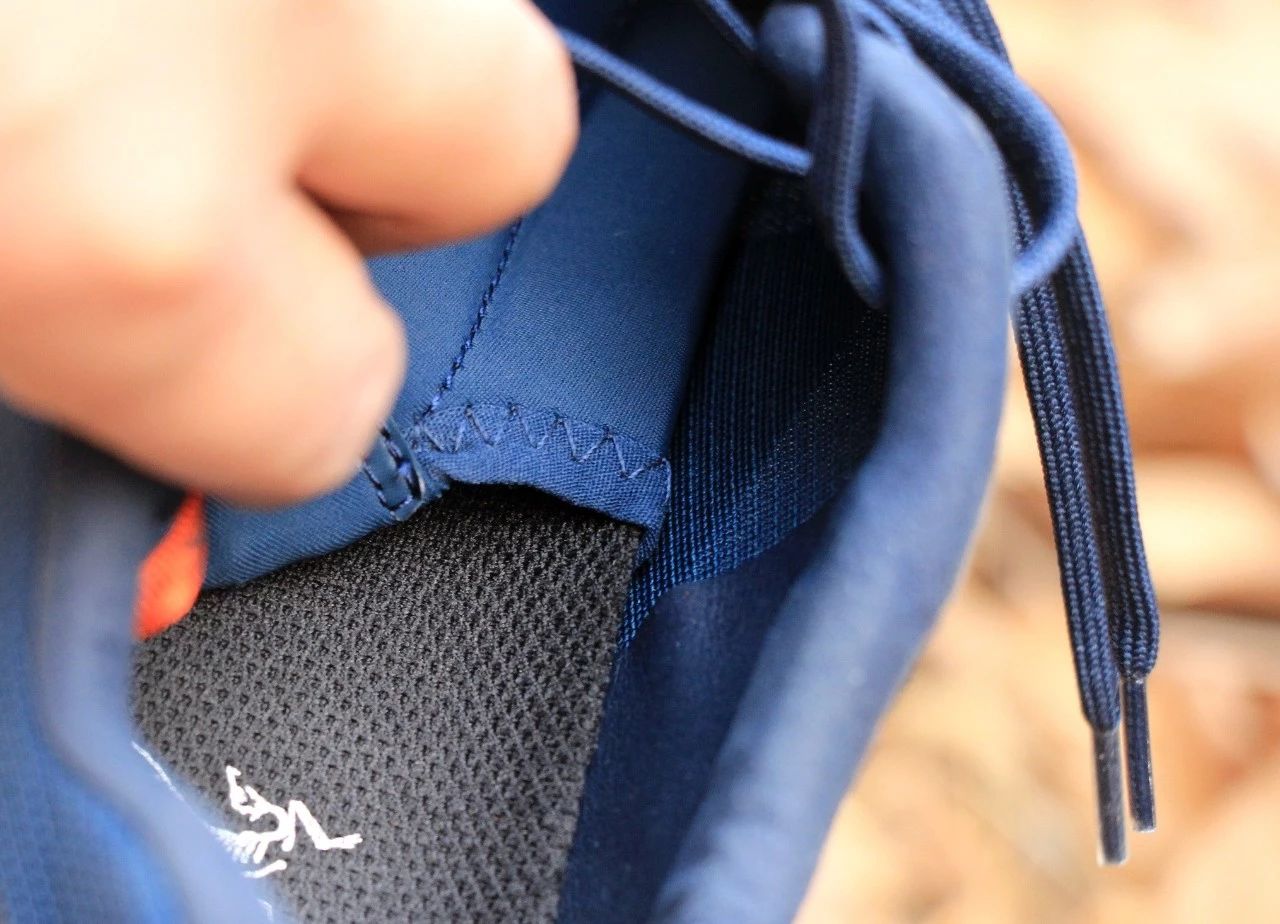 公认脚感最好的户外鞋始祖鸟,始祖鸟越野跑鞋高帮灰色