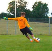 足球大脚开不好,足球正确的支撑脚