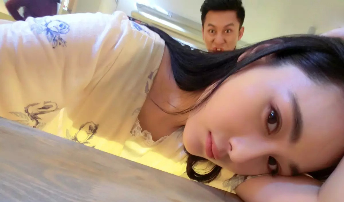 一身黑料、被踩进泥里的张馨予，是如何把一手烂牌打成王炸的？