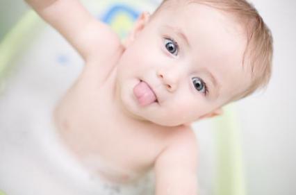 小儿绿色便的原因及治疗方法,宝宝绿便需要特殊处理吗