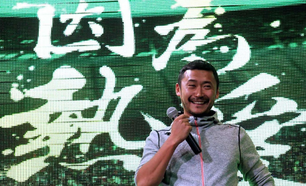 国足17年12强赛回顾,国足做慈善