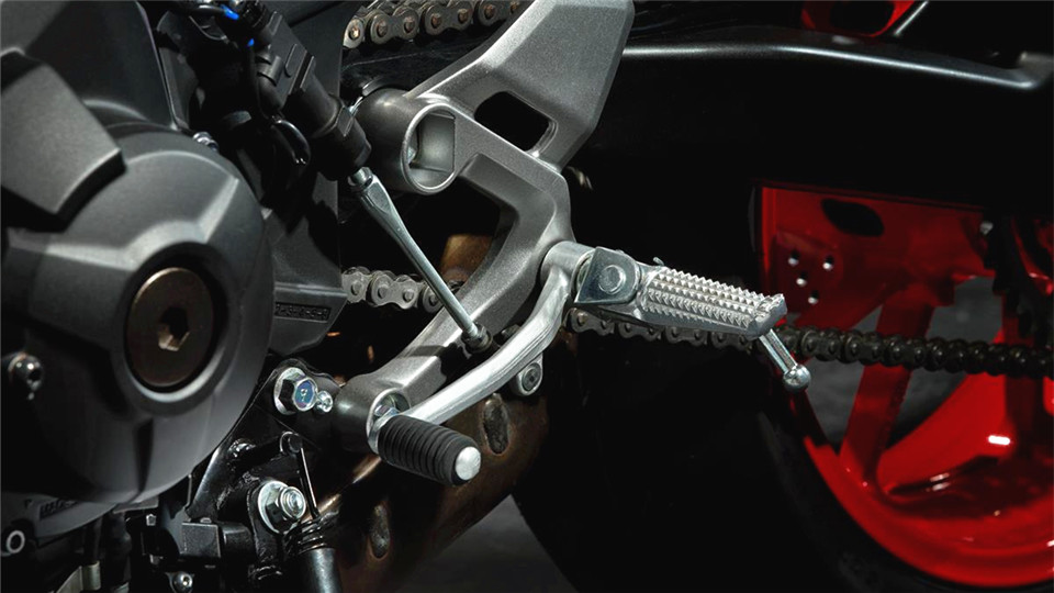 雅马哈mt-09发动机,雅马哈mt-09真的不适合新手吗