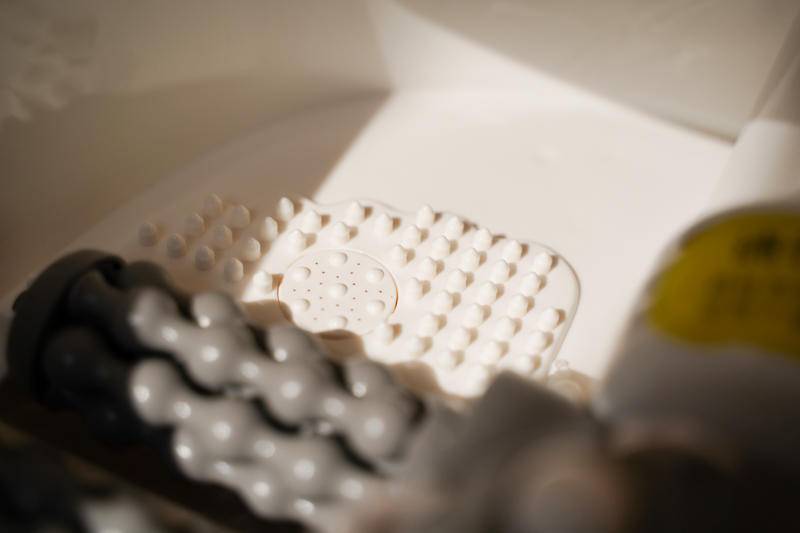 鍙岃剼娴告场鍦ㄦ俯娉夐噷,鍙岃剼娉＄儹姘磋兘鑸掔瓔娲荤粶