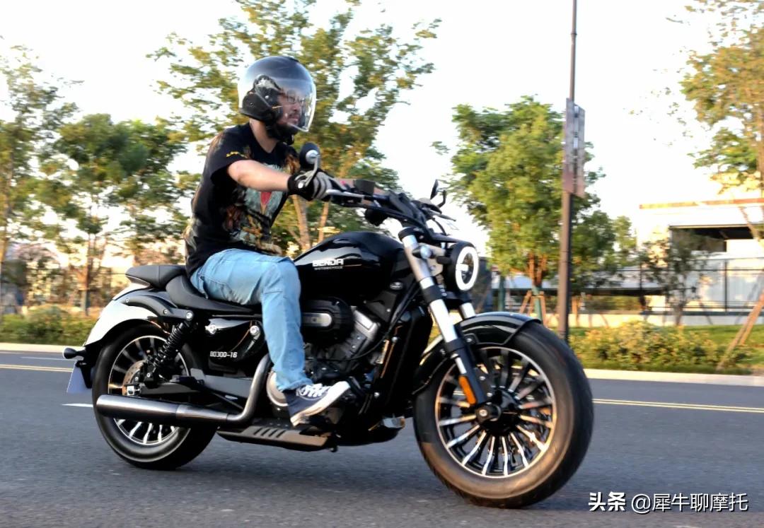 钱江闪电300和奔达灰石300,奔达灰石300适合跑长途高速吗