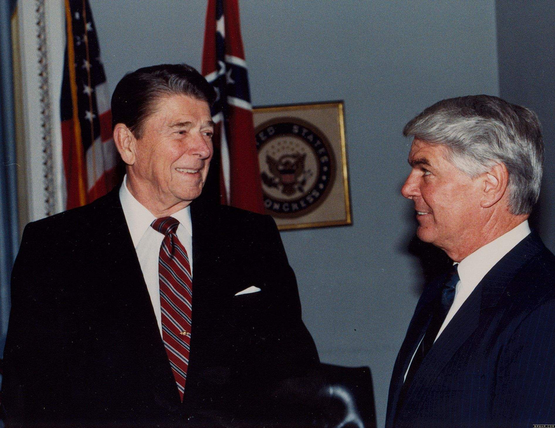 美苏冷战对应哪一个外交政策,美苏冷战有哪些表现方式