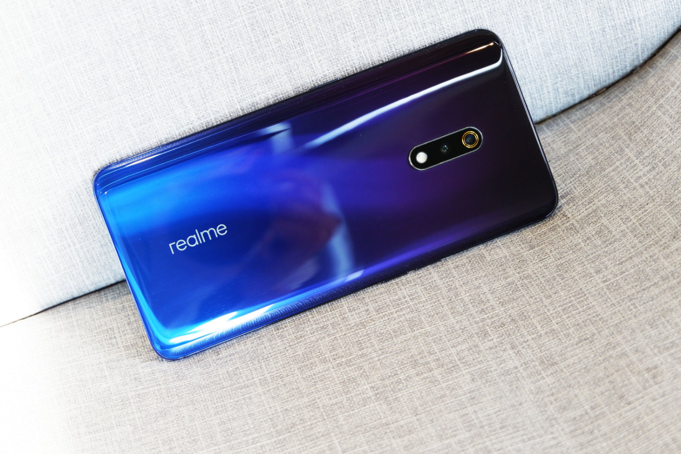 realmex青春版和x参数,realmex发布价是多少