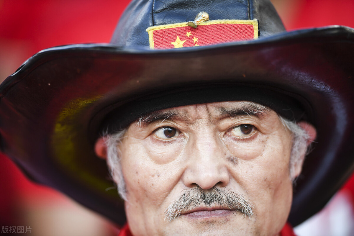 国足罗西个人介绍,72岁老人追随中国队40余年