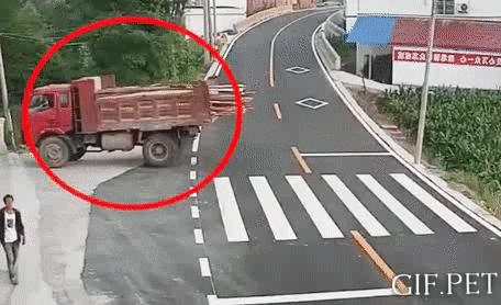 托马斯回旋踢,搞笑托马斯回旋