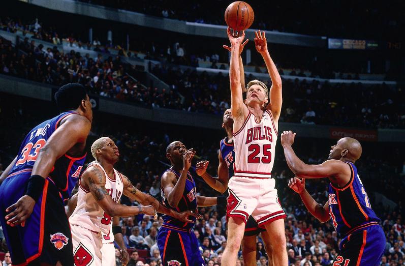 你投篮的时候盯着球看还是盯着框看？想不到这里竟有这么大学问