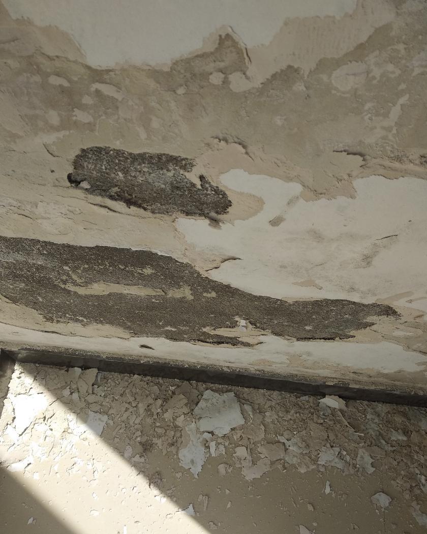 墙体掉粉返潮的该怎么办,墙面反碱空鼓掉皮返潮发霉脱落